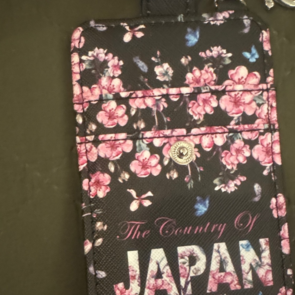 Robin Ruth Japan Pink Floral Card Holder keychain - Picture 4 of 6